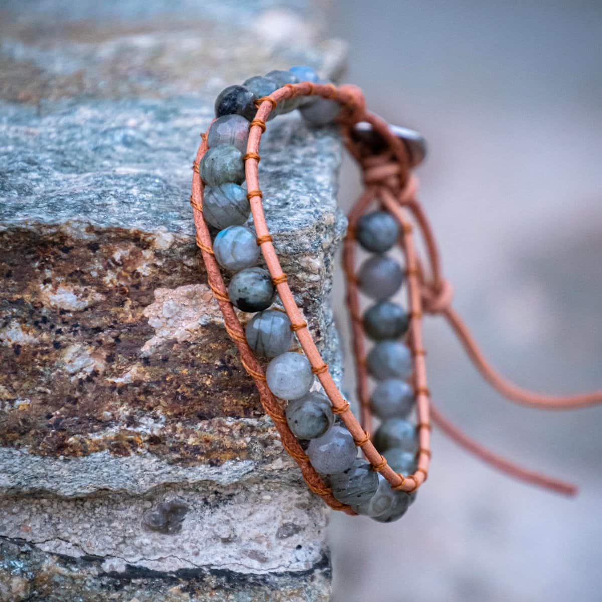 Bracelet DIUM en pierres naturelles Labradorite et cuir - SLOYA